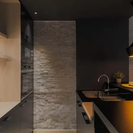 C72 - Glamorous Loft Center Apartment *